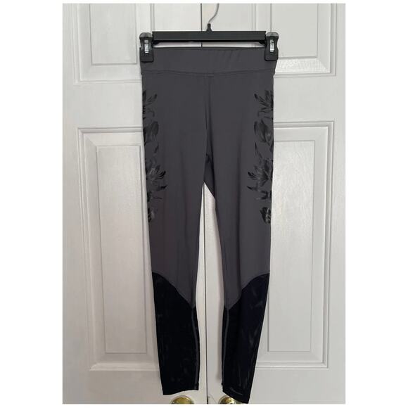 Fabletics Mid-Rise UltraCool Floral 7/8 Activewear Leggings Size XS 0-2 - EUC - Picture 4 of 11